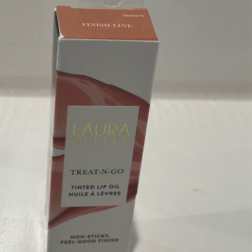 Laura Geller FINISH LINE Treat N Go Tinted Lip Oil w/Non Sticky Feel Good Finish